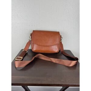 Maedn Everyday Crossbody Bag with card holder